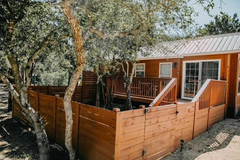 The Bison Cabin - The Cabins At Rim Rock Austin Exterior foto